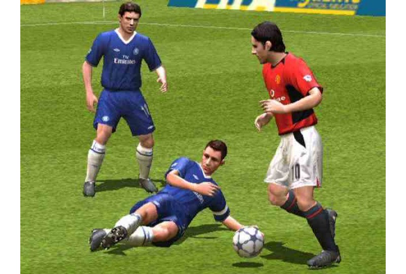 Две фифы. FIFA 2005 ps2. FIFA Football 2005 для ps2. FIFA 08 ps2. FIFA 05 ps2.